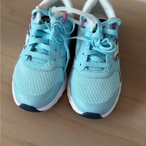 Saucony aqua pink sneakers